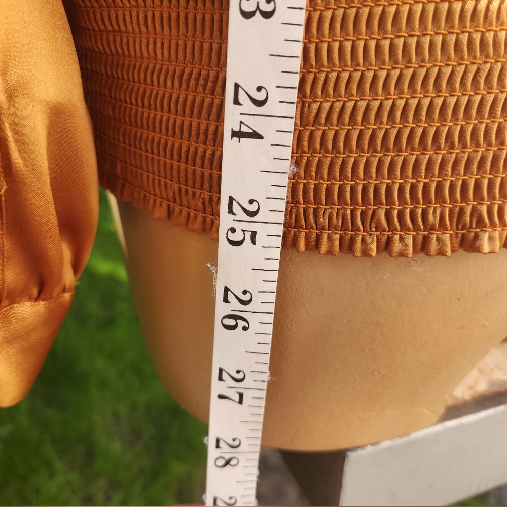 Gold satiny blouse - Picture 7 of 9